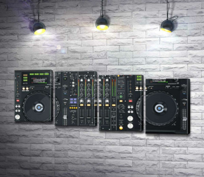 Модульная картина "Современный DJ контроллер Pioneer"