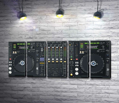 Модульная картина "Современный DJ контроллер Pioneer"