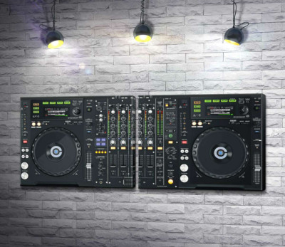 Модульна картина "Сучасний DJ контроллер Pioneer"
