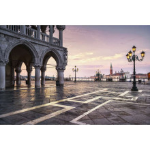 Площа святого Марка (Piazza San Marco) на світанку 