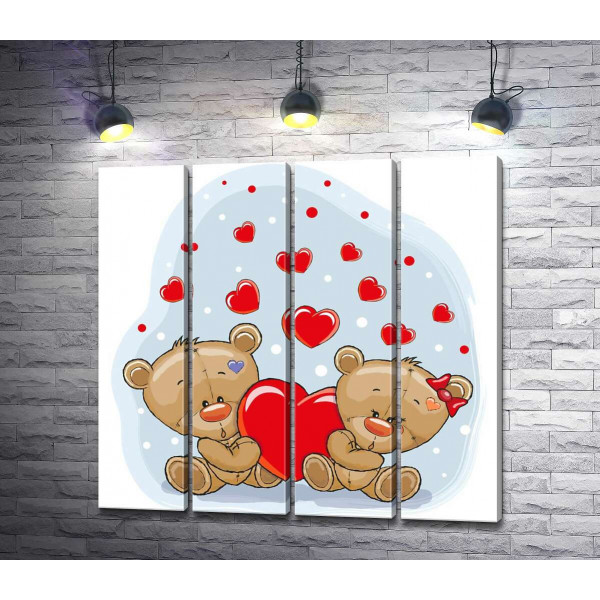 Двое мишек держат красное сердце в лапках