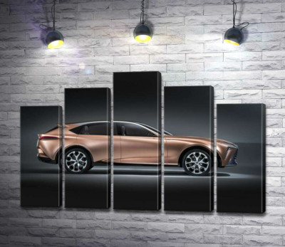 Золотой корпус автомобиля Lexus LF-1