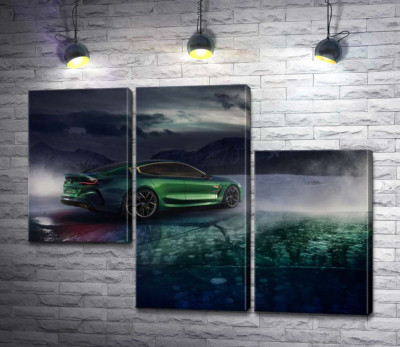 Модульная картина "Зеленый автомобиль BMW M8 Gran Coupe дрифтует по темному льду озера"