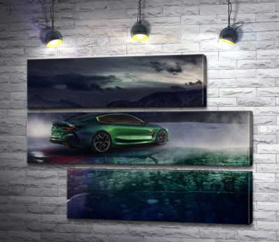 Модульная картина "Зеленый автомобиль BMW M8 Gran Coupe дрифтует по темному льду озера"