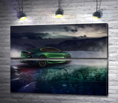 Модульна картина "Зелений автомобіль BMW M8 Gran Coupe дрифтує по темному льоду озера"