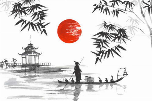 Японский рыбак плывет в лодке по живописному озеру