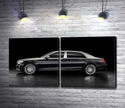 Люксові форми чорного автомобіля Mercedes-Maybach S Class