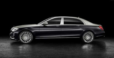 Люксові форми чорного автомобіля Mercedes-Maybach S Class
