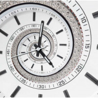 Белые часы с бриллиантовой спиралью