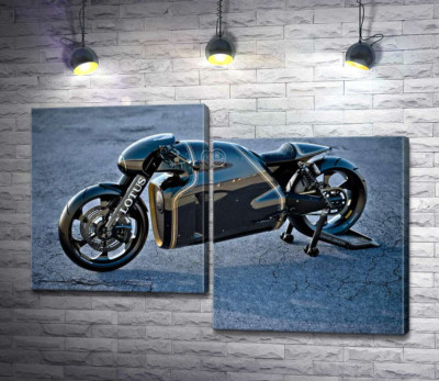 Чорна сяюча поверхня мотоцикла Lotus C-01