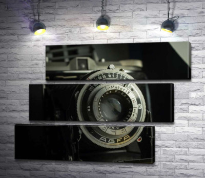 Модульная картина "Объектив ретро камеры Agfa Isolette"