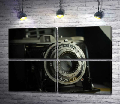 Модульная картина "Объектив ретро камеры Agfa Isolette"