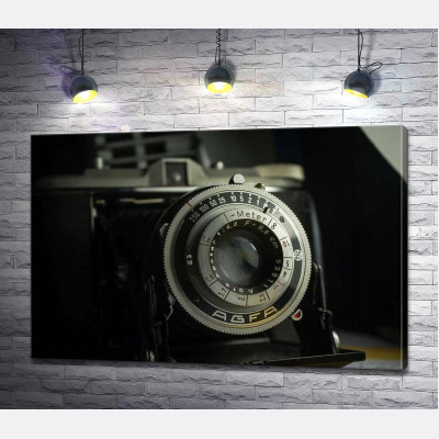 Об'єктив ретро-камери Agfa Isolette