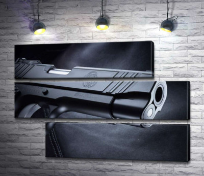 Модульна картина "Чіткість елементів чорного пістолета M1911"
