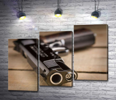 Дуло черного пистолета M1911