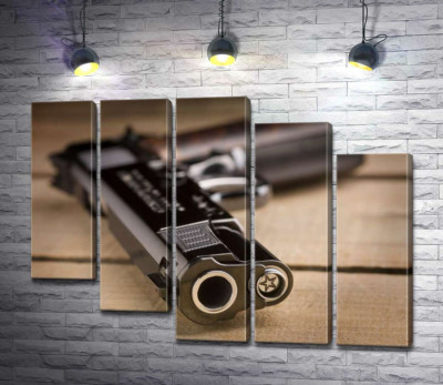 Модульна картина "Дуло чорного пістолета M1911"