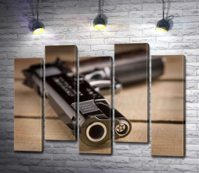 Дуло чорного пістолета M1911