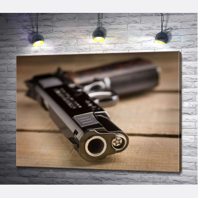 Дуло чорного пістолета M1911