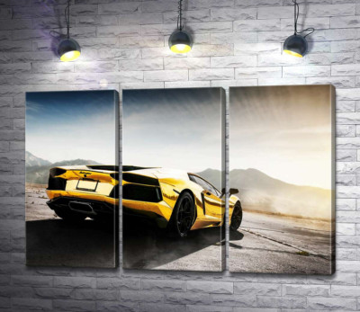 Модульна картина "Чорні елементи жовтого автомобіля Lamborghini Aventador"