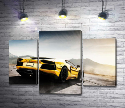 Модульная картина "Черные элементы желтого автомобиля Lamborghini Aventador"