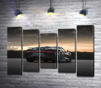 Модульна картина "Темний силует чорного спортивного автомобіля Bugatti Chiron"