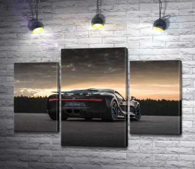 Модульная картина "Темный силуэт черного спортивного автомобиля Bugatti Chiron"