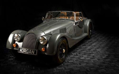 Люксовый ретро-автомобиль Morgan Roadster