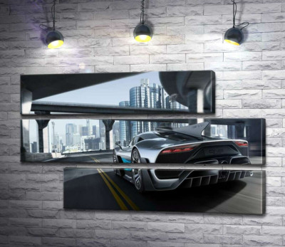 Модульна картина "Двомісний гіперкар Mercedes-AMG Project One їде по транспортній розв'язці"