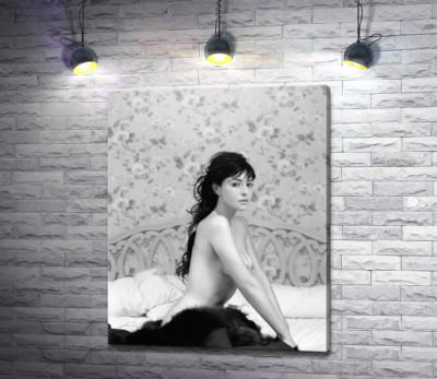 Моніка Беллуччі (Monica Bellucci) еротично позує в ліжку