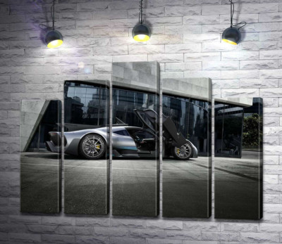Модульная картина "Крылья-двери в сером гиперкаре Mercedes-AMG Project One"