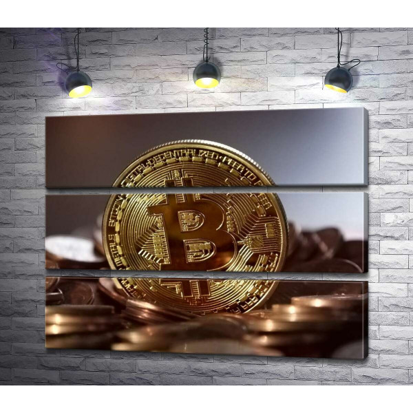 Сложный лабиринт узор на монете биткоина