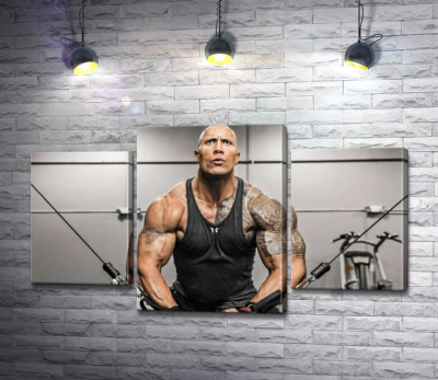 Модульная картина "Дуэйн Джонсон (Dwayne Johnson) тренирует мышцы рук в спортзале"