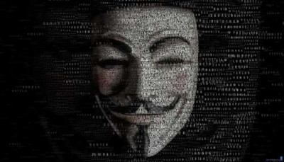 Зловещая маска на постере к фильму "Имя нам легион" (We Are Legion: The Story of the Hacktivists)