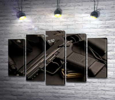 Модульная картина "Матовая поверхность самозарядного пистолета Heckler &amp; Koch HK45"