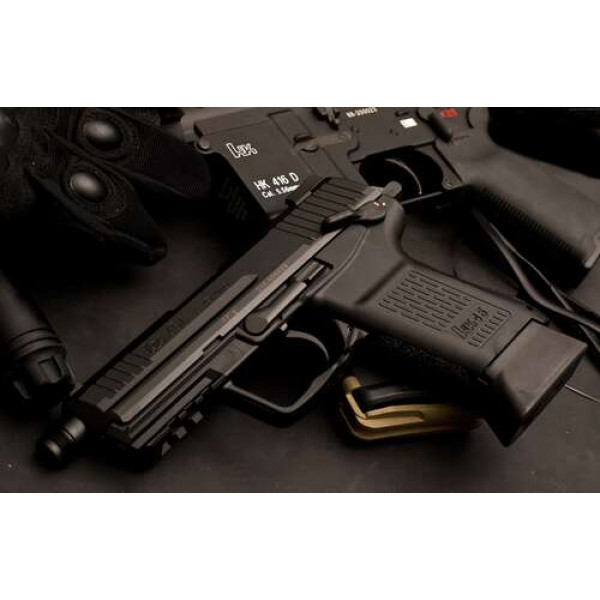 Матова поверхня самозарядного пістолета Heckler & Koch HK45