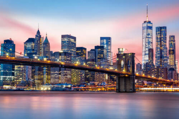 Бруклинский мост Нью Йорка в цветах заката