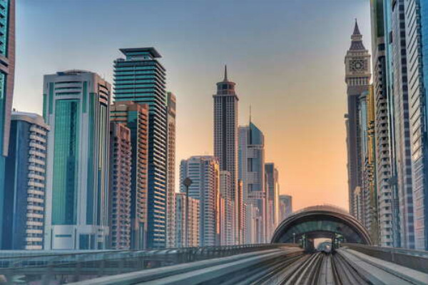 Изумрудный отблеск небоскребов Дубая