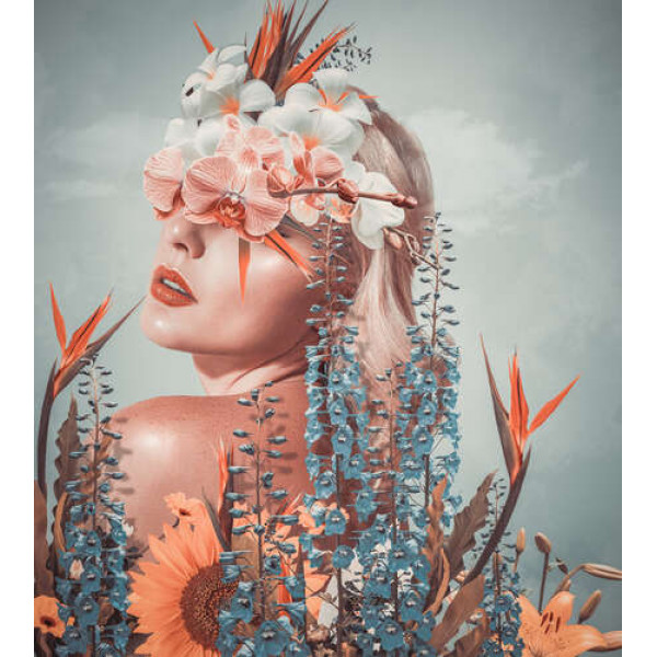 Абстрактний образ сексуальної дівчини в помаранчевих квітах