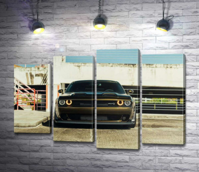 Модульна картина "Пильний погляд Dodge Challenger"