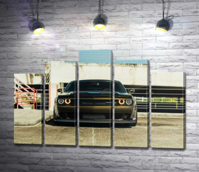 Модульная картина "Пристальный взгляд Dodge Challenger"
