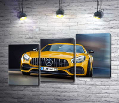 Модульная картина "Золотой автомобиль Mercedes-Benz AMG GT S 2018"