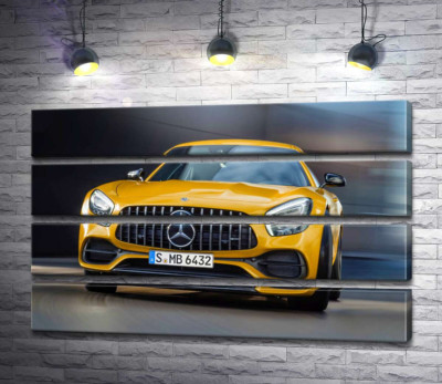 Модульна картина "Золотий автомобіль Mercedes-Benz AMG GT S 2018"