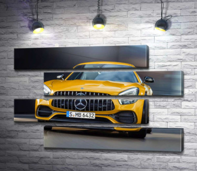 Модульная картина "Золотой автомобиль Mercedes-Benz AMG GT S 2018"