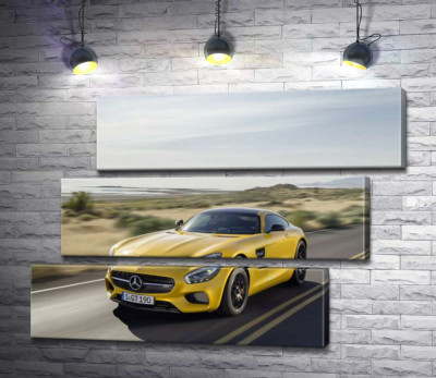 Золотий автомобіль Mercedes AMG GT мчить по трасі