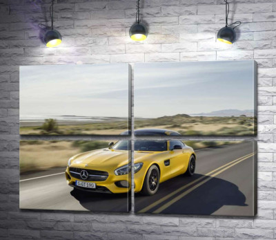 Модульна картина "Золотий автомобіль Mercedes AMG GT мчить по трасі"
