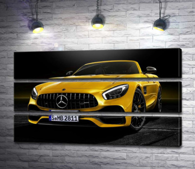 Модульна картина "Кабріолет Mercedes AMG GT S Roadster сяє золотом"
