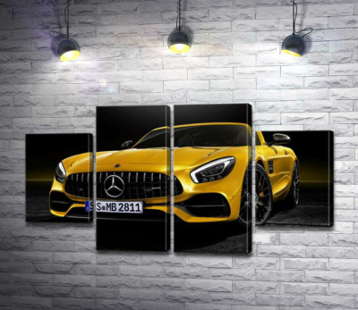 Модульна картина "Кабріолет Mercedes AMG GT S Roadster сяє золотом"