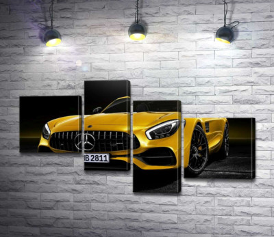 Кабриолет Mercedes AMG GT S Roadster сияет золотом