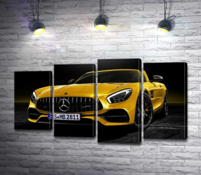Модульна картина "Кабріолет Mercedes AMG GT S Roadster сяє золотом"