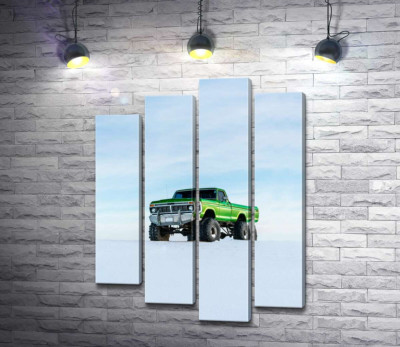 Зелений пікап Ford F-Series Monster Truck посеред снігу